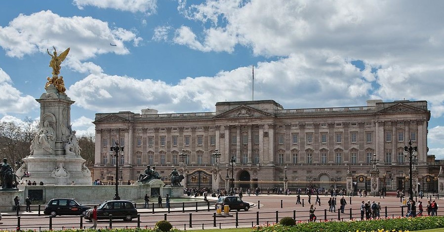 Королева Елизавета II ищет проектировщика для ремонта Букингемского дворца