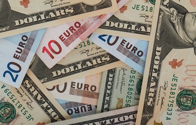 Доллар и евро резко подешевели