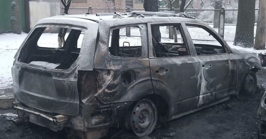 Под Киевом неизвестные подожгли автомобиль депутата из Ирпеня