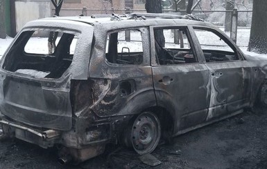 Под Киевом неизвестные подожгли автомобиль депутата из Ирпеня