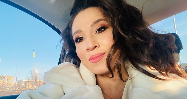 Наталка Карпа и солист группы 