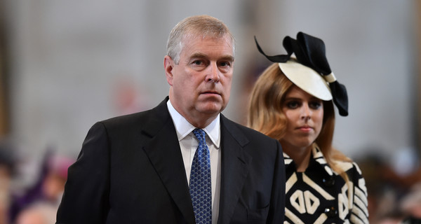 Скандалы с юбилеем принца Эндрю: воинское звание повысят позже, а флаги поднимут не везде