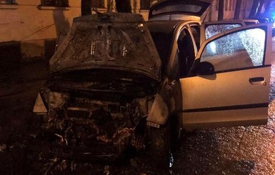 СБУ о поджоге машины журналистки во Львове: заказчик - авторитет, организатор - полицейский