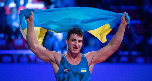 Украинский борец Новиков одолел россиянина и вышел в финал Чемпионата Европы