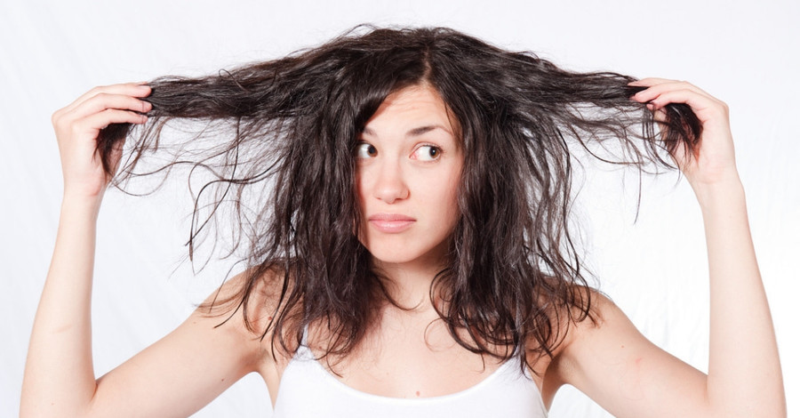 Жирные волосы: почему быстро становятся сальными и как ухаживать