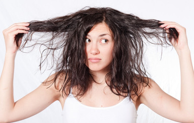 Жирные волосы: почему быстро становятся сальными и как ухаживать