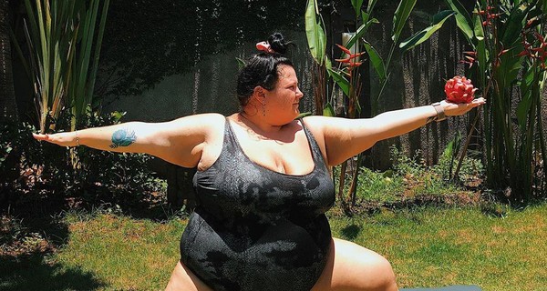 alyona alyona оказалась поклонницей йоги