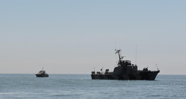 Задержанных в Азовском море украинских рыбаков арестовали