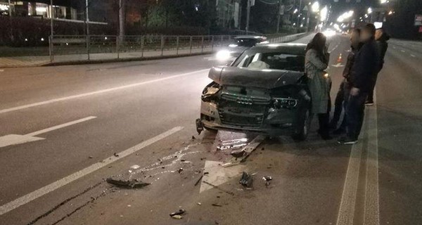В Киеве пьяная женщина-водитель устроила ДТП с 3 машинами