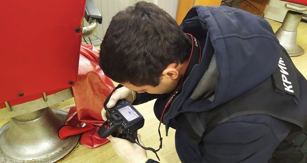 При стрельбе в парикмахерской Одессы пострадала женщина