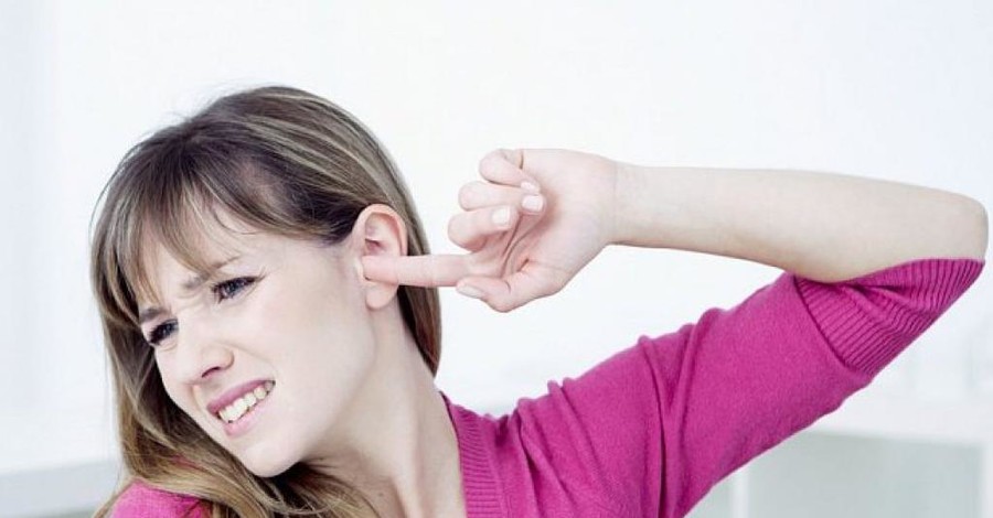 Пробки в ухе: симптомы и лечение