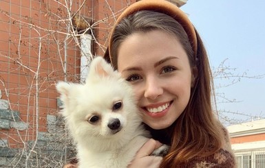 Посольство - о борьбе за украинку и собаку, оставшихся в Ухане: Анастасии предложили гостиницу для животного