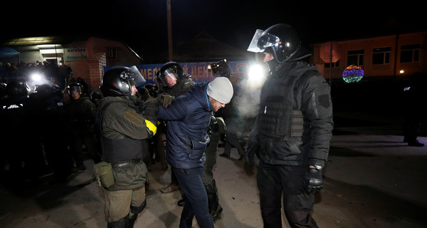 Беспорядки в Новых Санжарах: почти всех задержанных отпустили домой