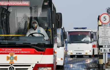 Коронавирус в Украине: в аэропортах будут проверять пассажиров из списка рискованных стран