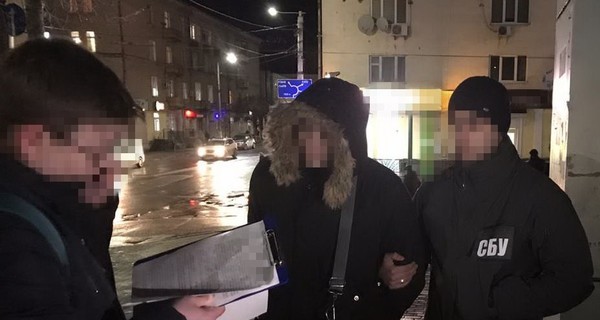 В Житомире полицейский требовал от подозреваемого 