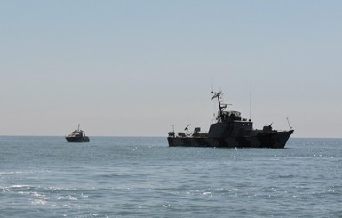 Задержанных в Азовском море украинских рыбаков отпустили домой
