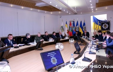 Аваков пообещал температурный контроль на КПВВ с отдельными районами Донецкой и Луганской областей, а также Крымом