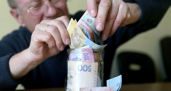 За поздний выход на пенсию украинцам хотят доплачивать по 500 гривен