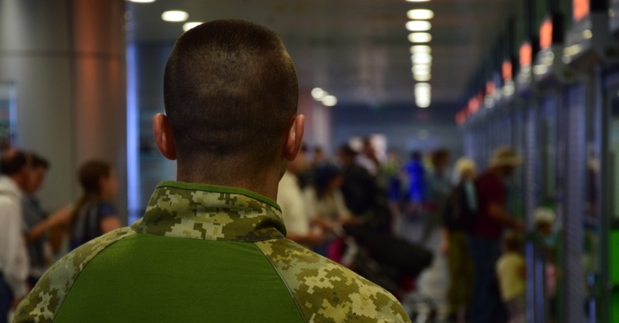 Двоим грузинам запретили въезд в Украину из-за дебоша в аэропорту “Борисполь”