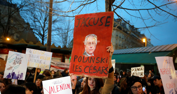 Феминистки устроили бунт на кинопремии 