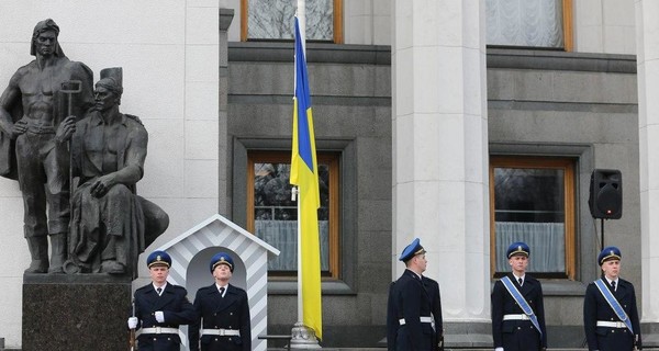 Инженер-строитель: Караул и будка у Верховной Рады – очередные украшательство и бутафория