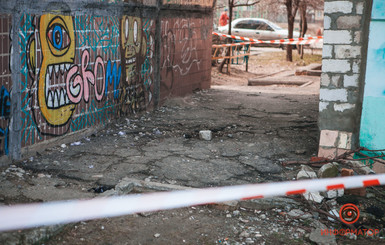 Соседи мальчика, пострадавшего от снаряда в Днепре: В прошлый раз на этом месте взорвалась мина