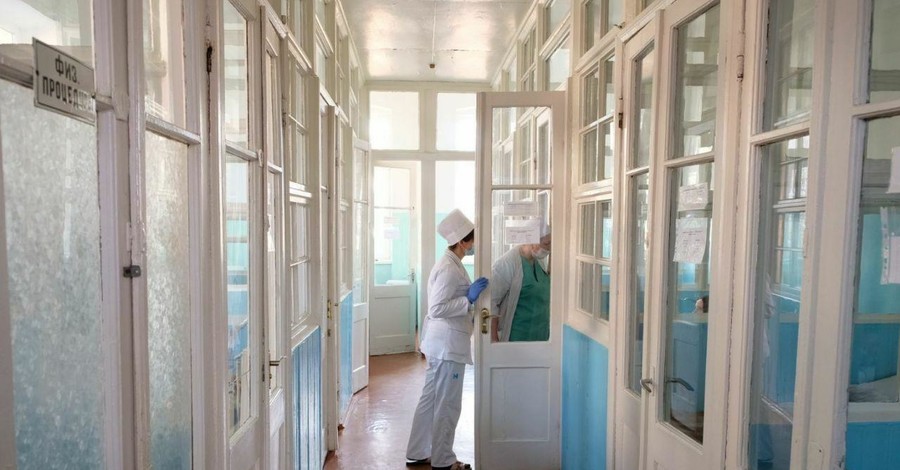 Жители Черновцов о земляке, подхватившем коронавирус: Хорошо, что заперся в квартире и не разносил заразу
