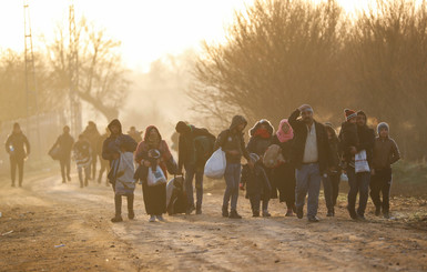 Мигрантский кризис-2: Европу штурмует новая волна беженцев с Востока