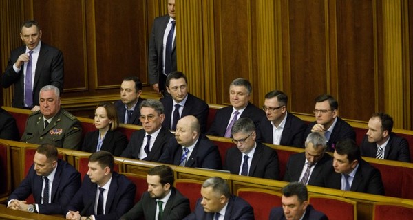 Места в новом правительстве сохранили шесть министров