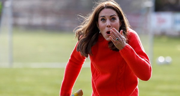 Как озорной ребенок: Кейт Миддлтон и ее забавные эмоции во время визита в Ирландию 