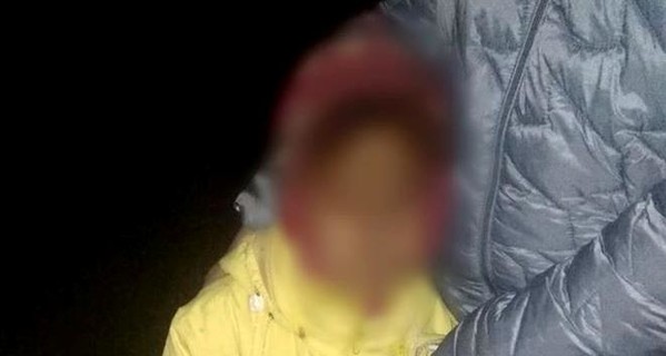 Шестилетняя девочка голодала на улицах Херсона, пока ее мать отдыхала
