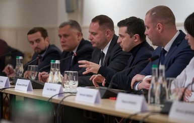 Зеленский вызвал на Полтавщину министра инфраструктуры из-за проблем Крюковского завода