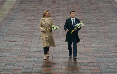 Зеленский с супругой возложили цветы к памятнику Тараса Шевченко