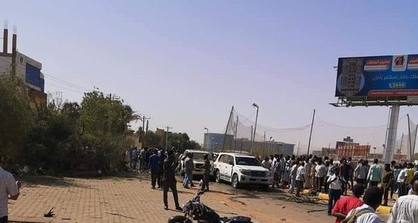 В Судане неизвестные подорвали автомобиль премьер-министра Абдаллы Хамдука