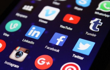 Власти Австралии подали в суд на Facebook из-за утечки данных