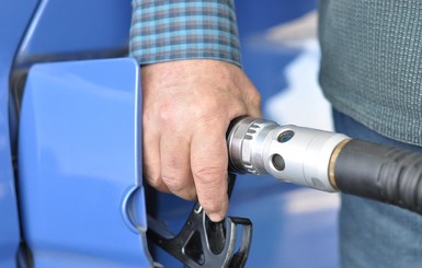 Обвал цен на нефть: в Украине должен подешеветь бензин