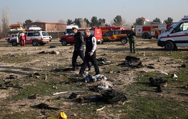 Иран обещал передать Украине черные ящики сбитого самолета МАУ