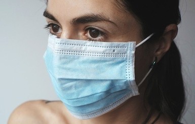Шмыгаль: в больницы передадут 10 миллионов медицинских масок
