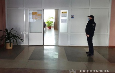Выборы в Харьковской области: участки закрылись вовремя, но без нарушений не обошлось