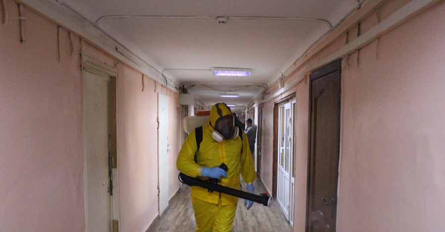 В Киеве провели дезинфекцию общежития, где был зараженный коронавирусом