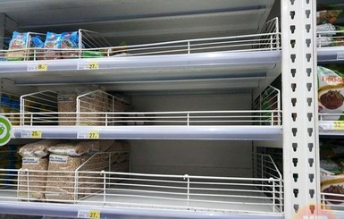 Таможня попросила не скупать гречку и рассказала, сколько тонн продуктов завезли в Украину 