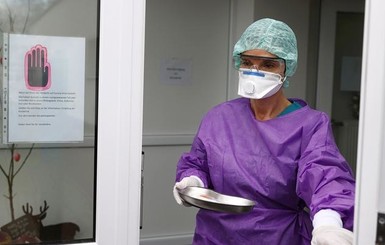 Третий человек в Украине умер от коронавируса