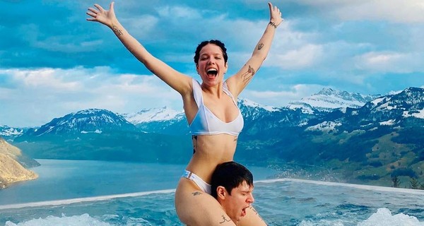 Певица Холзи удалила фото с Эваном Питерсом и общается с бывшим