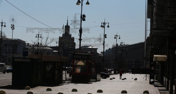 Киев на карантине: улицы становятся все более безлюдными