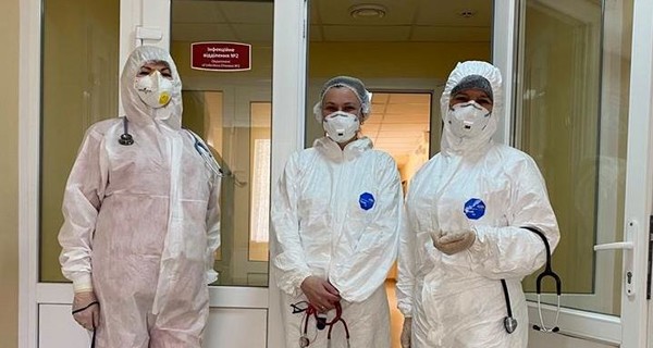 Заведующая инфекционным отделением Александровской больницы: Мы работаем, никто не уволился