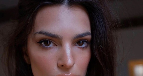 Эмили Ратаковски затосковала в четырех стенах