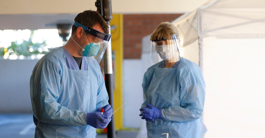 В Украине коронавирусом заболели уже  218  человек 