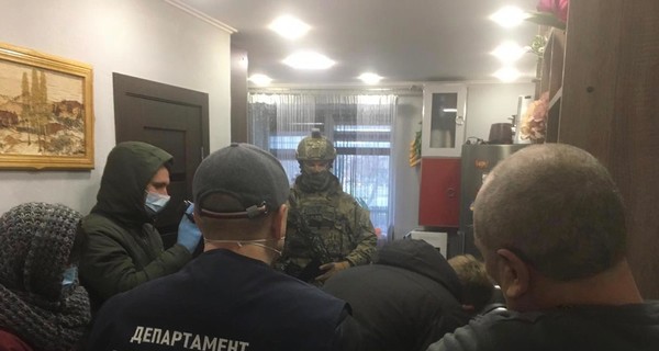 Задержали хакеров, которые опустошали счета предприятий