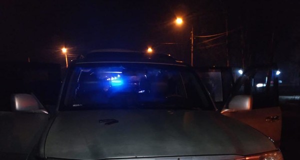 В Никополе мужчины везли в багажнике “Ленд Крузера” труп оперуполномоченного 
