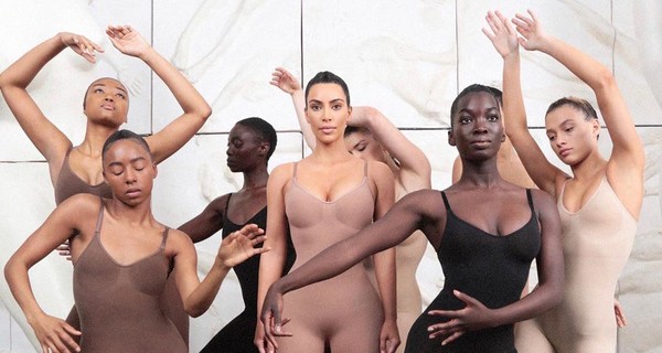 Ким Кардашьян раскритиковали за обещание пожертвовать деньги пострадавшим от коронавируса